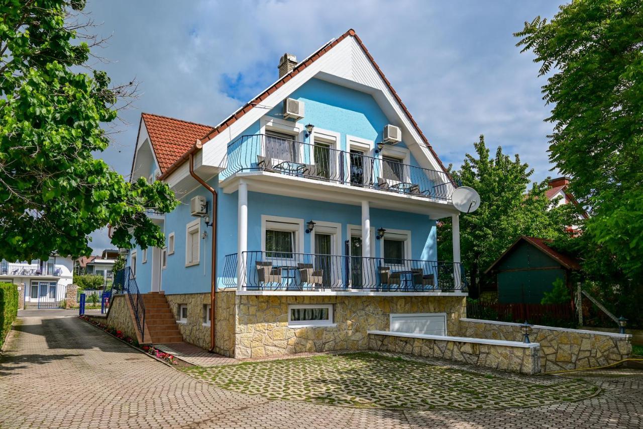 Kek Laguna Vendeghaz Balatonfured Bagian luar foto