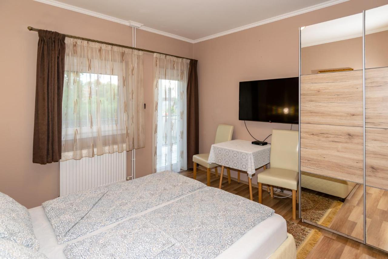 Kek Laguna Vendeghaz Balatonfured Bagian luar foto