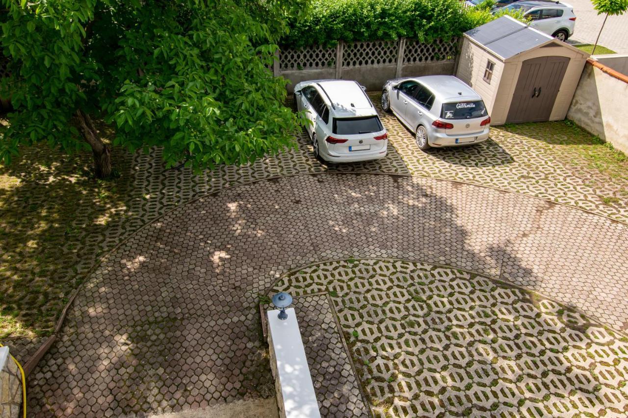 Kek Laguna Vendeghaz Balatonfured Bagian luar foto