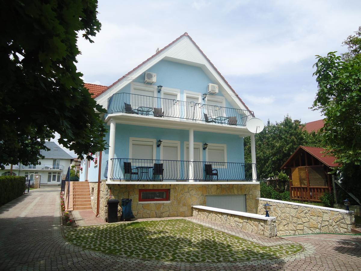 Kek Laguna Vendeghaz Balatonfured Bagian luar foto